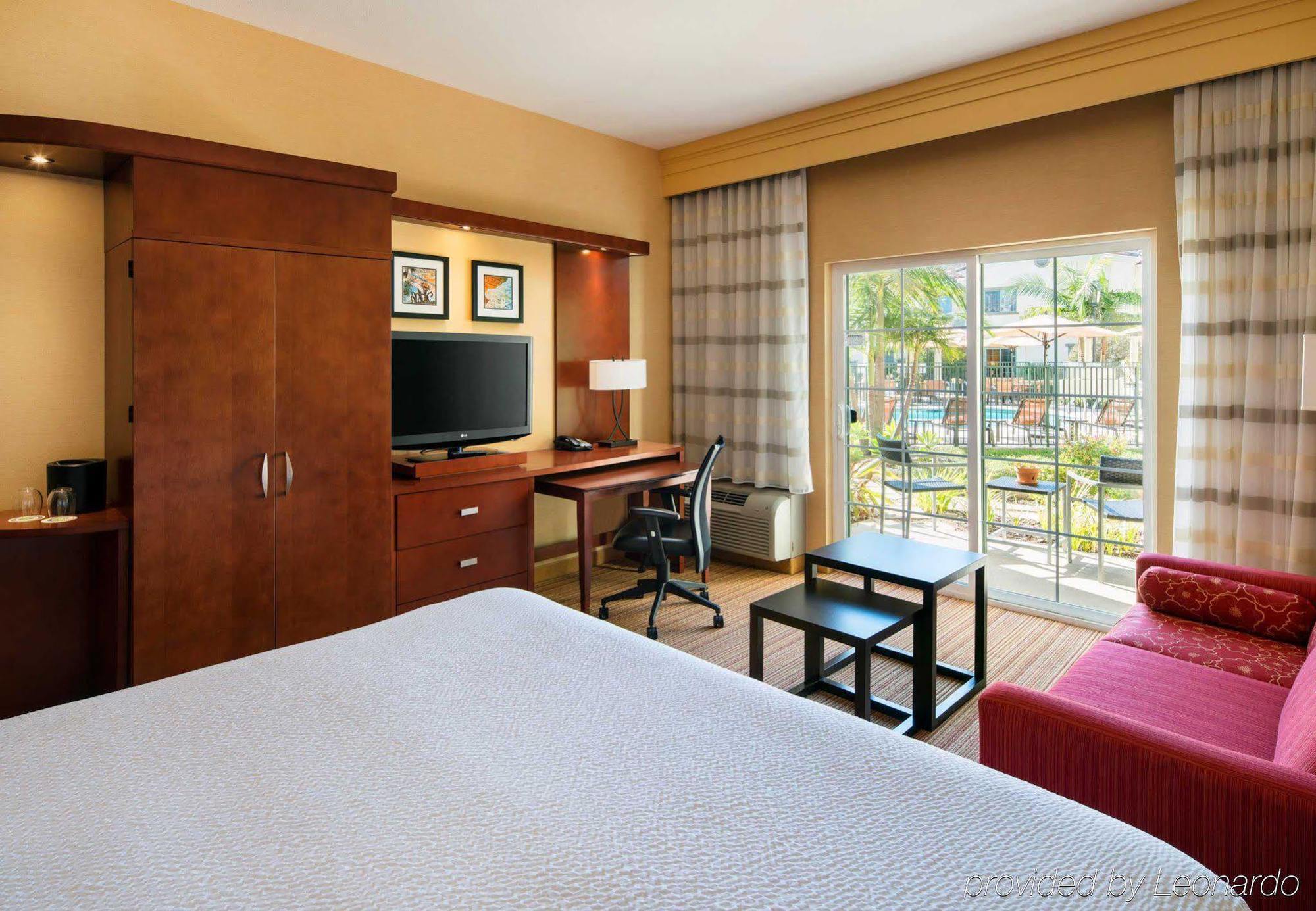 Hotel Courtyard By Marriott Santa Barbara Goleta Exterior foto